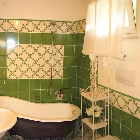 Alojamento de Acomodação e Pequeno-almoço Casa Freda 4*
